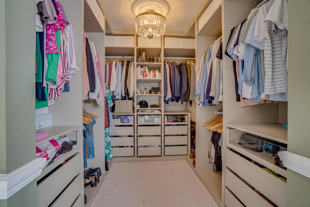 Wardrobe.jpg