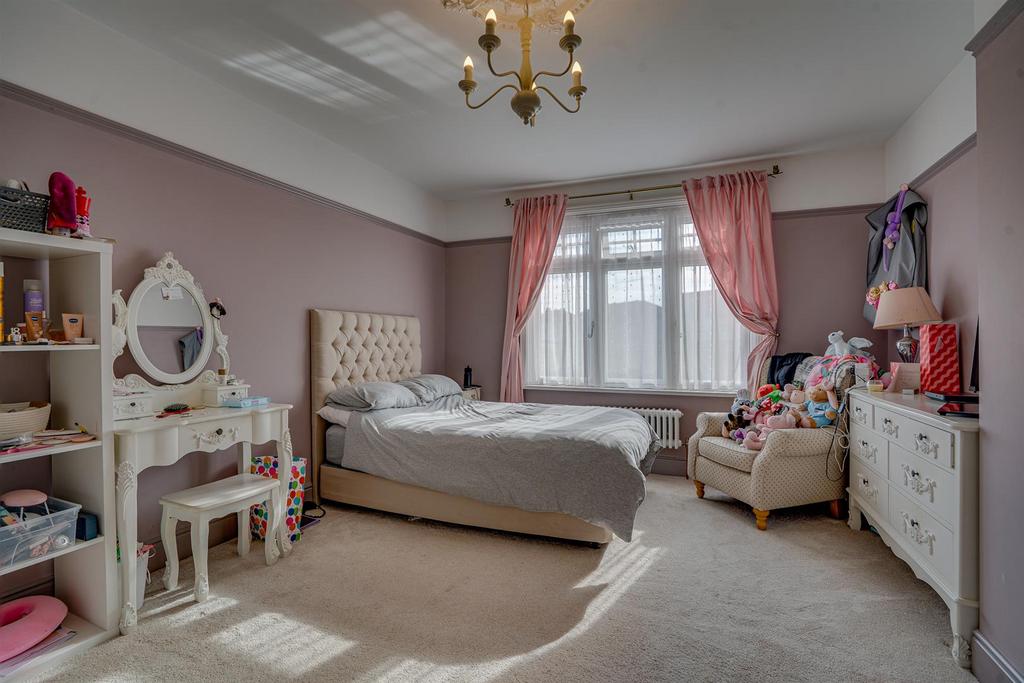 Bedroom 2 (2).jpg