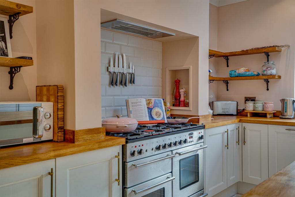 Kitchen (2).jpg