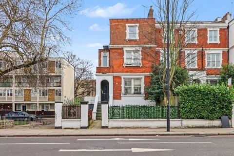 Studio to rent, Camden Road, London  N7