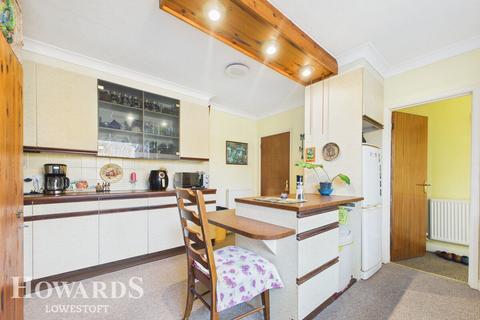 3 bedroom detached bungalow for sale, Somerleyton Road, Oulton