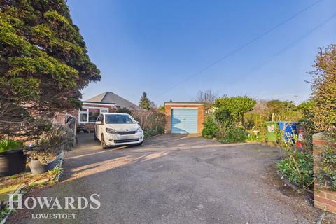 3 bedroom detached bungalow for sale, Somerleyton Road, Oulton