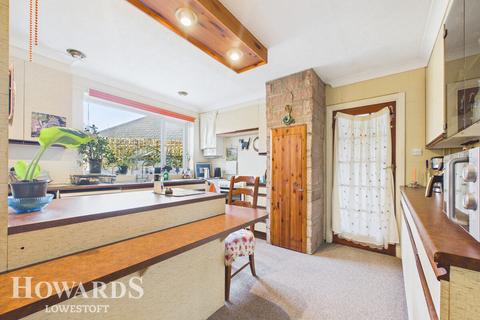 3 bedroom detached bungalow for sale, Somerleyton Road, Oulton