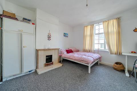 4 bedroom terraced house to rent, May Road, East Sussex BN2