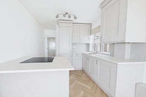 2 bedroom flat for sale, Regency Court, South Cliff, Eastbourne, BN20