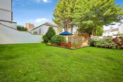 2 bedroom flat for sale, Regency Court, South Cliff, Eastbourne, BN20