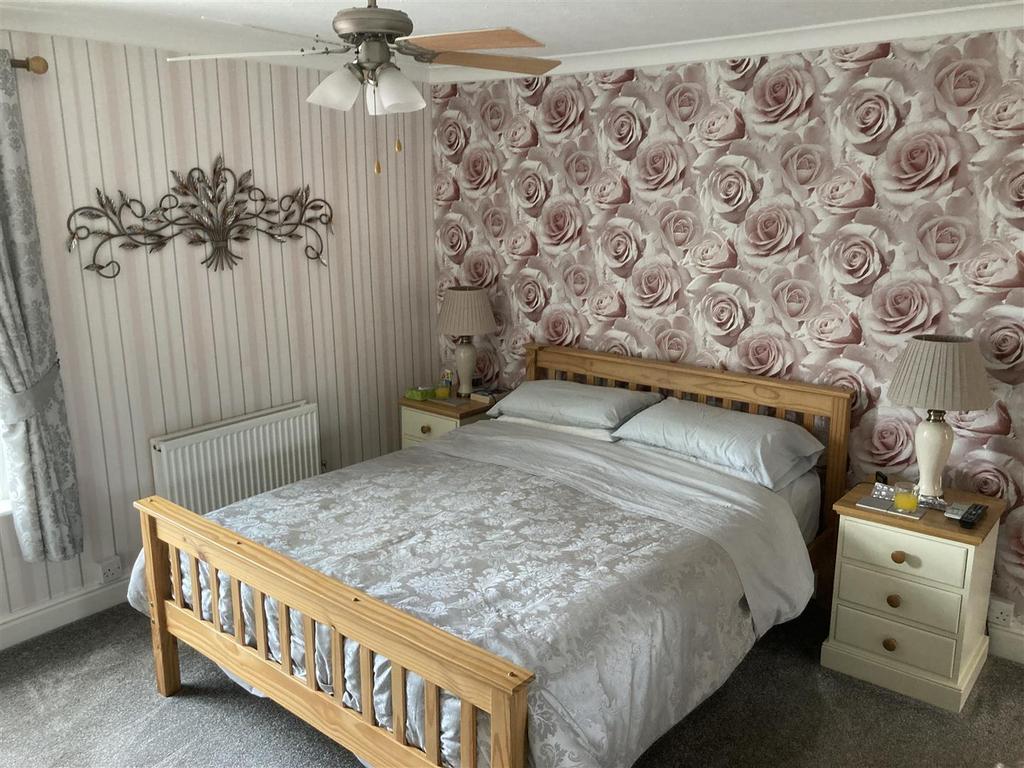 Bed 1.JPG