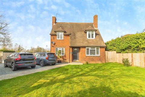 3 bedroom detached house for sale, Station Road, Bow Brickhill, Milton Keynes, Buckinghamshire, MK17