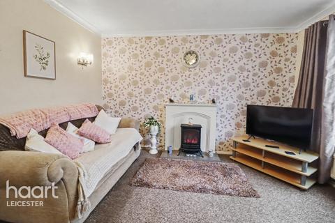 2 bedroom townhouse for sale, Cranmer Drive, Leicester