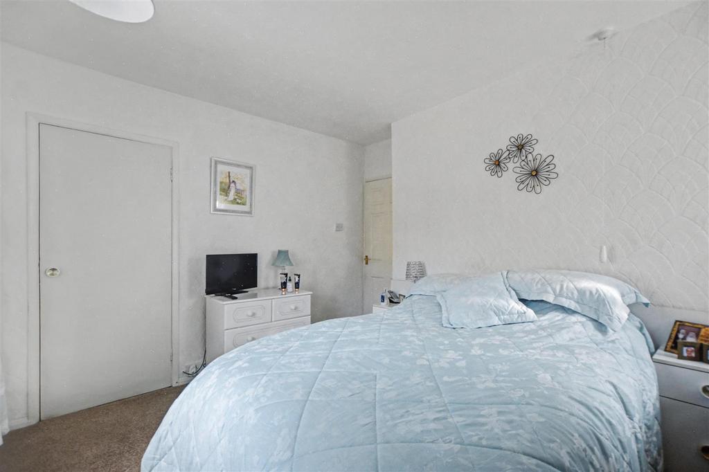 Bedroom 1 2.jpeg