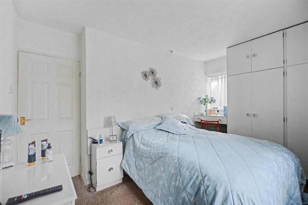 Bedroom 1 3.jpeg