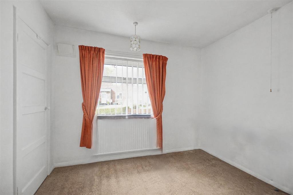 30 Hart Ave bed 2.jpg