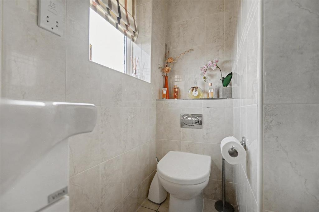 Shower Room 2.jpeg