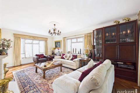 3 bedroom detached house for sale, Old Bath Road, Reading RG4
