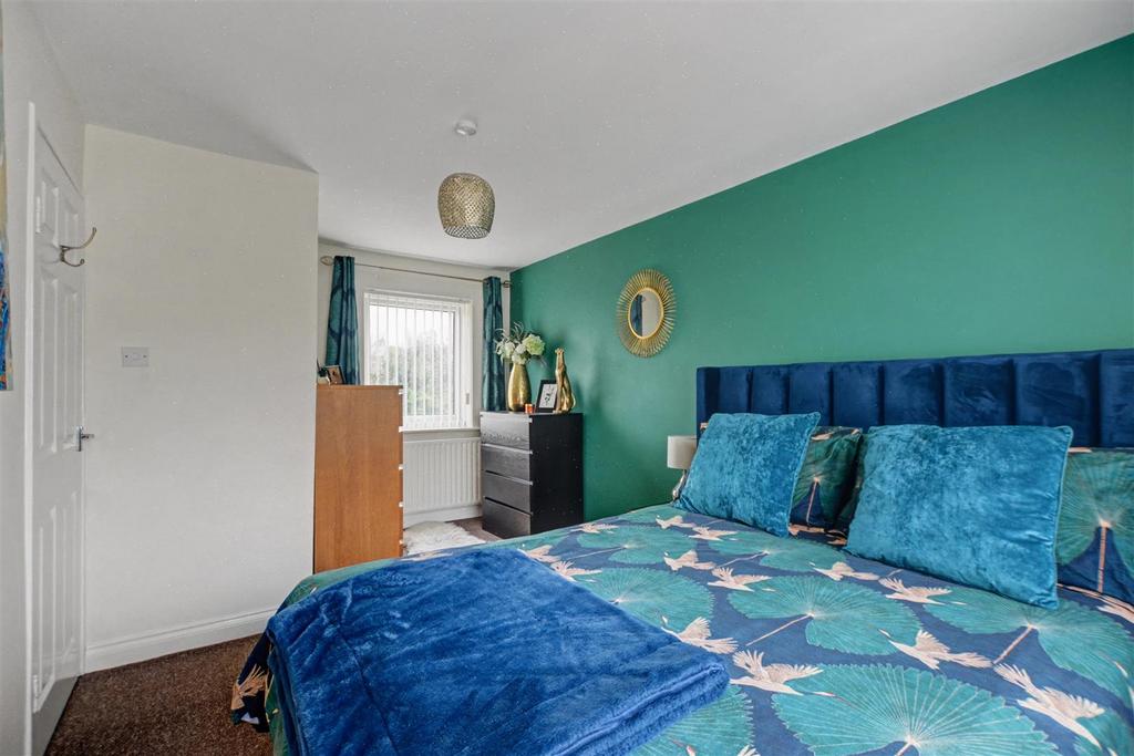 Bedroom 1 3.jpeg