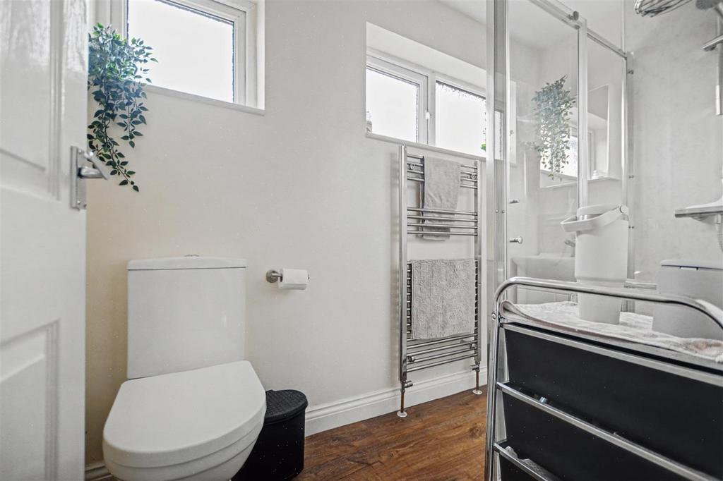Shower Room 1.jpeg