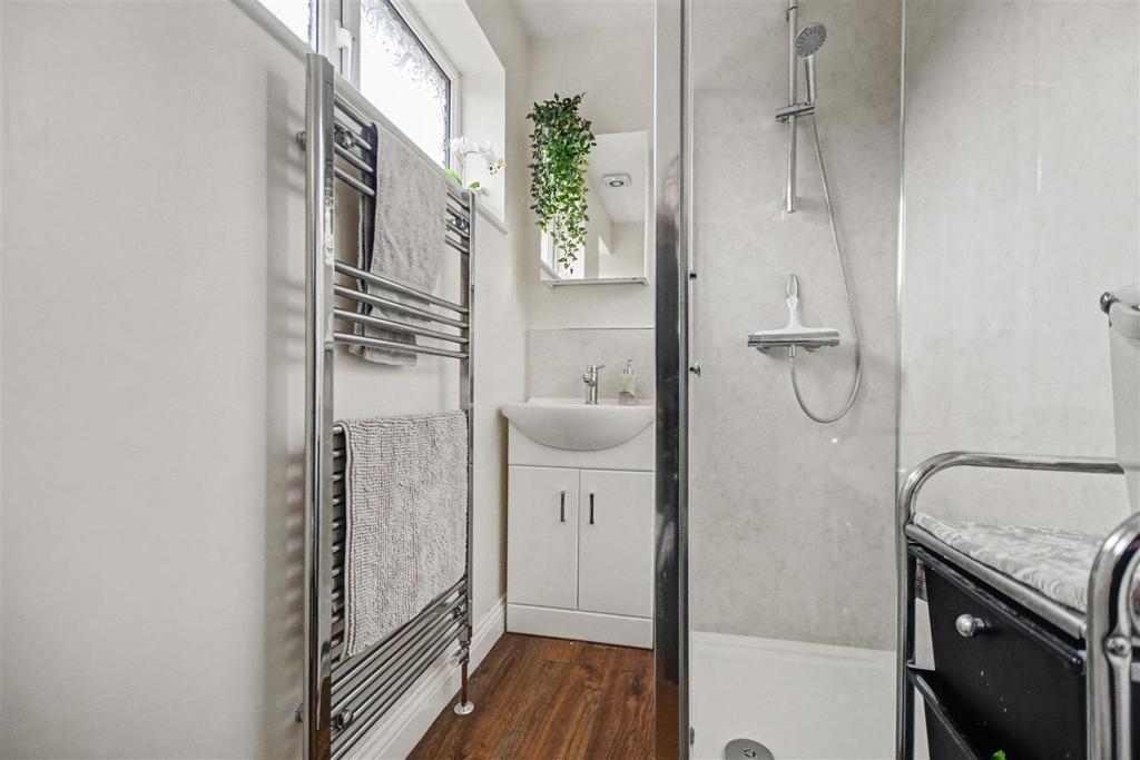 Shower Room 2.jpeg