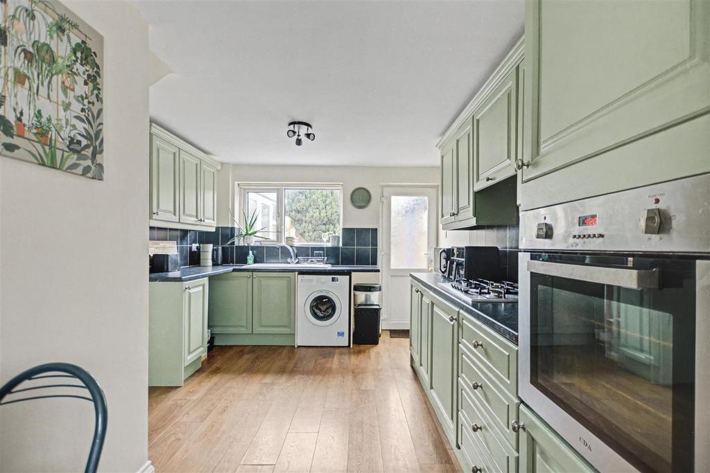 Kitchen 1.jpeg