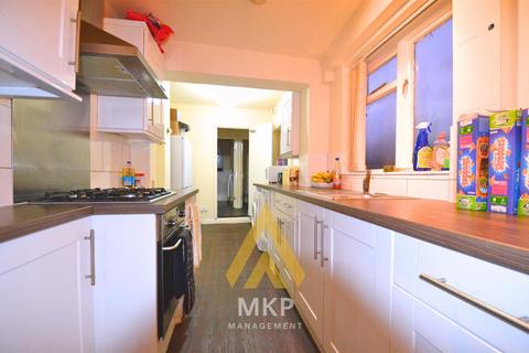 5 bedroom terraced house to rent, Milner Road, Selly Oak, Birmingham B29