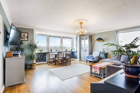 2 bedroom apartment for sale, North Street, Carshalton