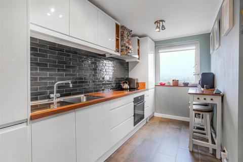 2 bedroom apartment for sale, North Street, Carshalton
