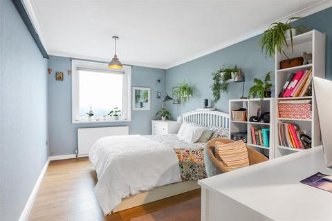 2 bedroom apartment for sale, North Street, Carshalton