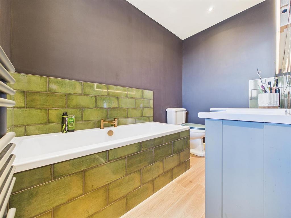 Bath 4.jpg