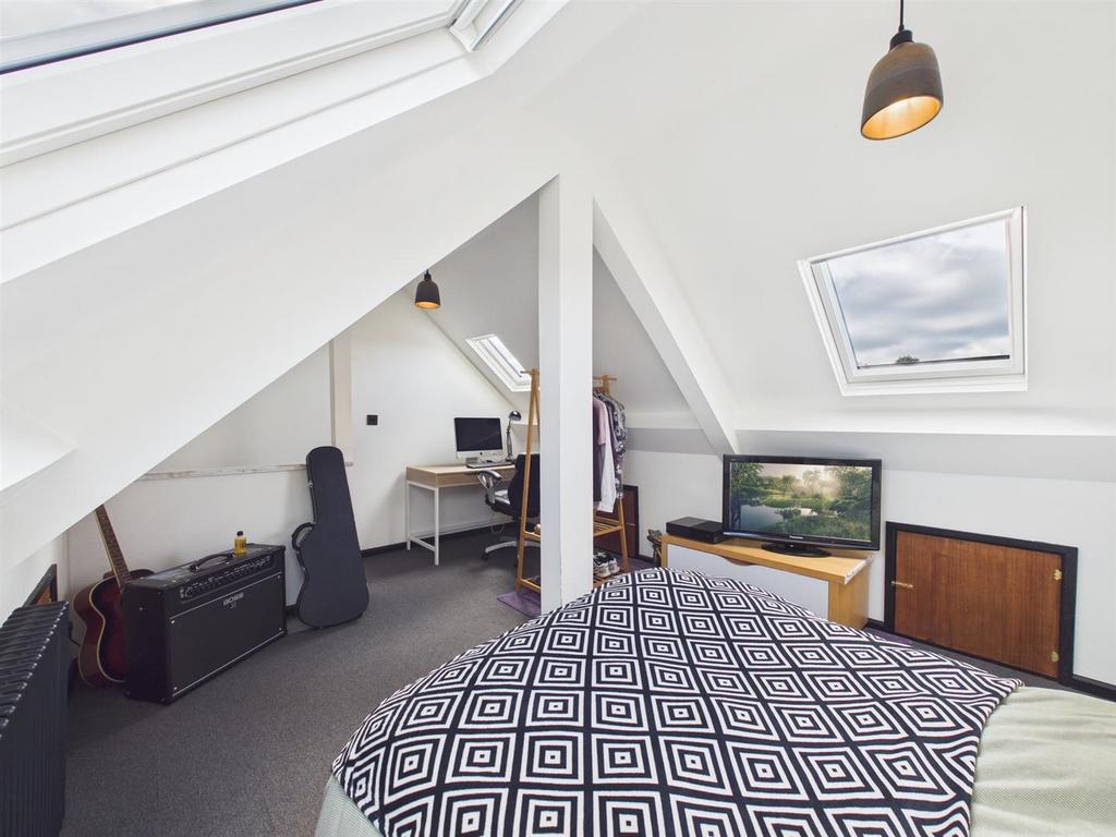 Loft Room 2.jpg