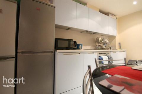1 bedroom flat for sale, Barrier Road, chatham