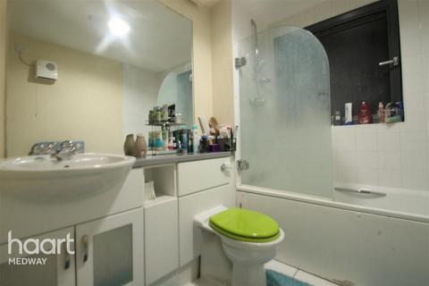 1 bedroom flat for sale, Barrier Road, chatham