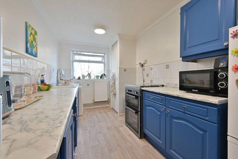 2 bedroom flat for sale, Chidbrook House, Watford, WD18