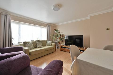 2 bedroom flat for sale, Chidbrook House, Watford, WD18