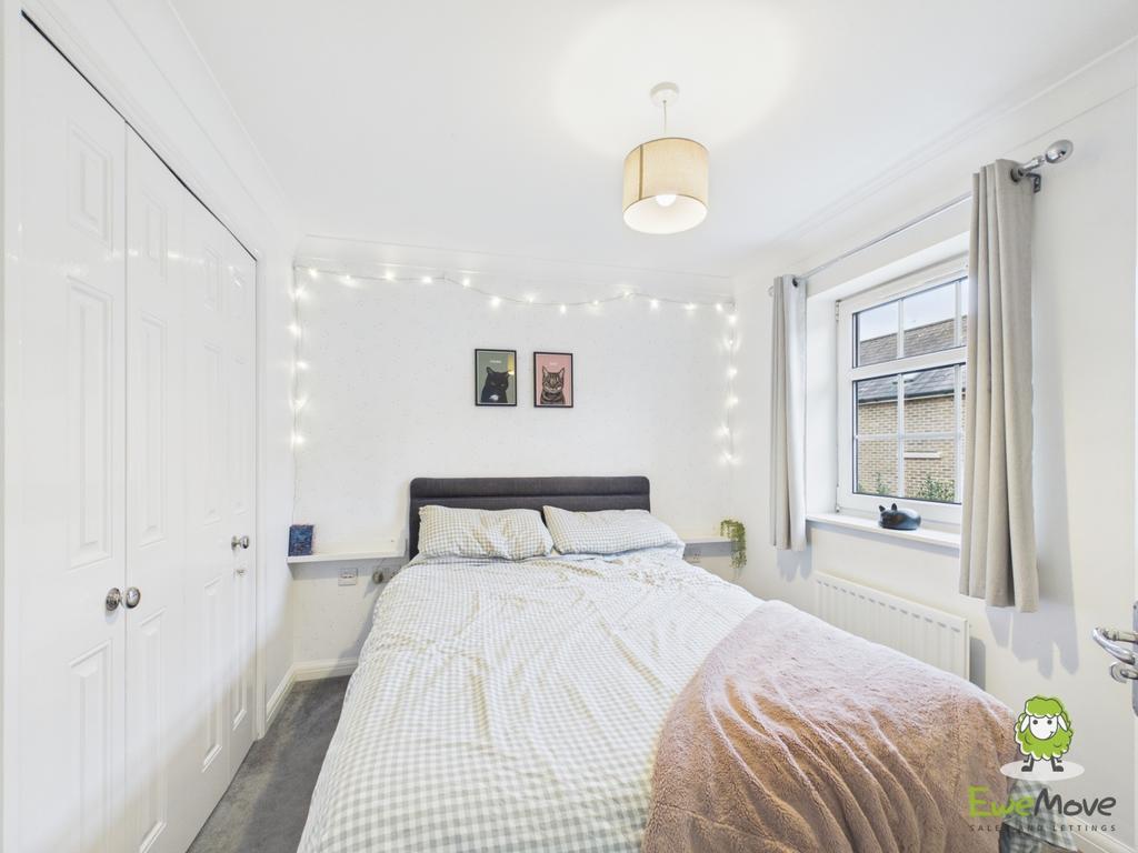 Ewe Move Estate Agents Basingstoke - Wickham Way -B