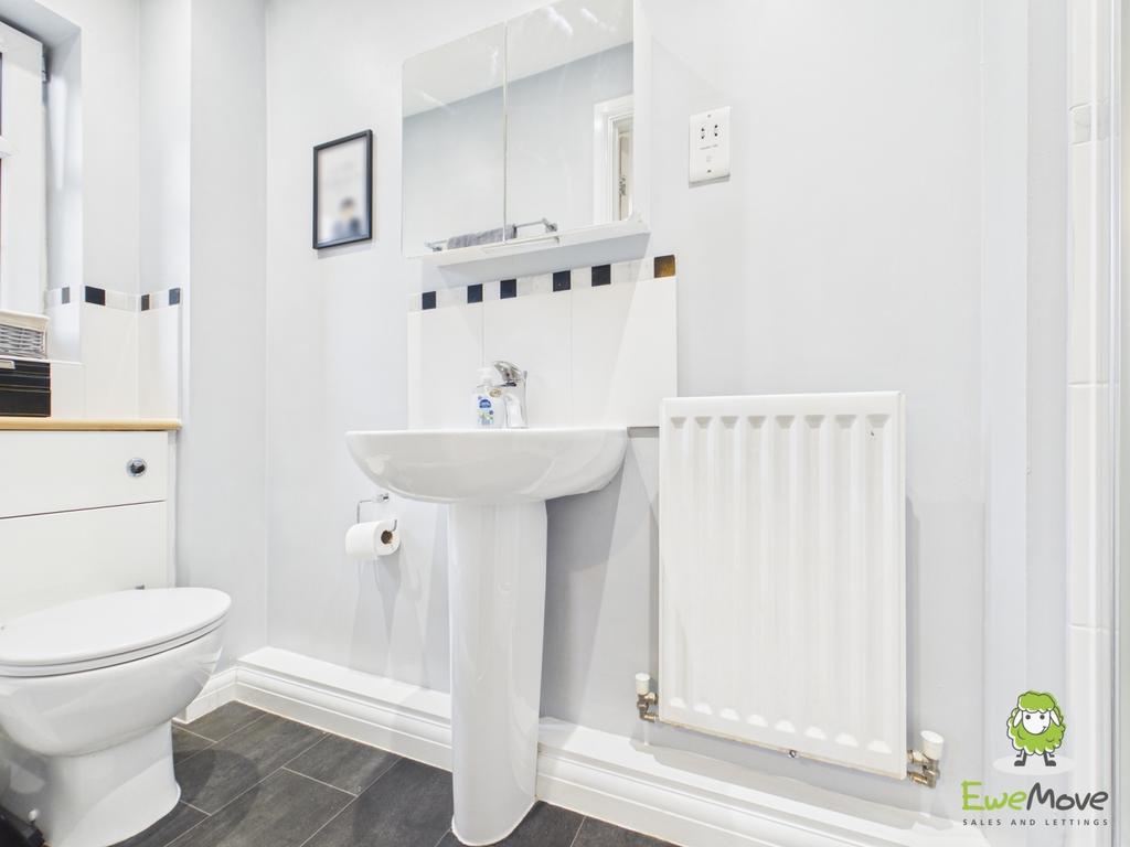 Ewe Move Estate Agents Basingstoke - Wickham Way -E