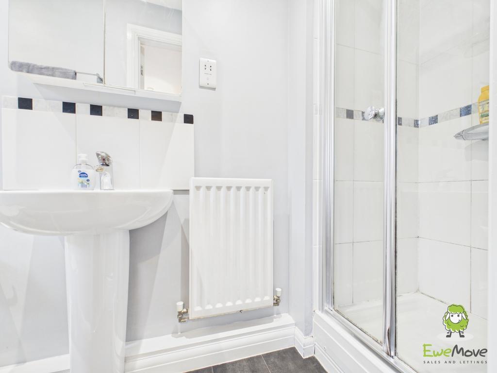 Ewe Move Estate Agents Basingstoke - Wickham Way -E