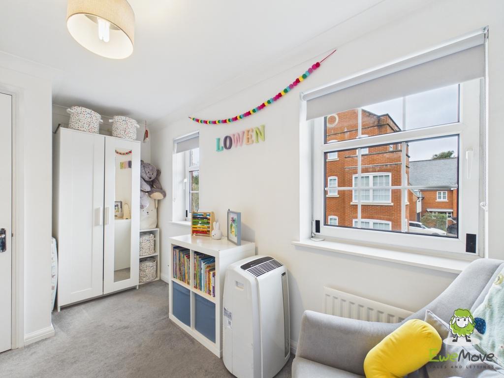 Ewe Move Estate Agents Basingstoke - Wickham Way -B