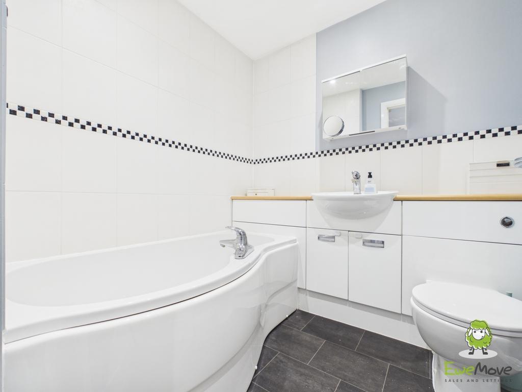 Ewe Move Estate Agents Basingstoke - Wickham Way -B