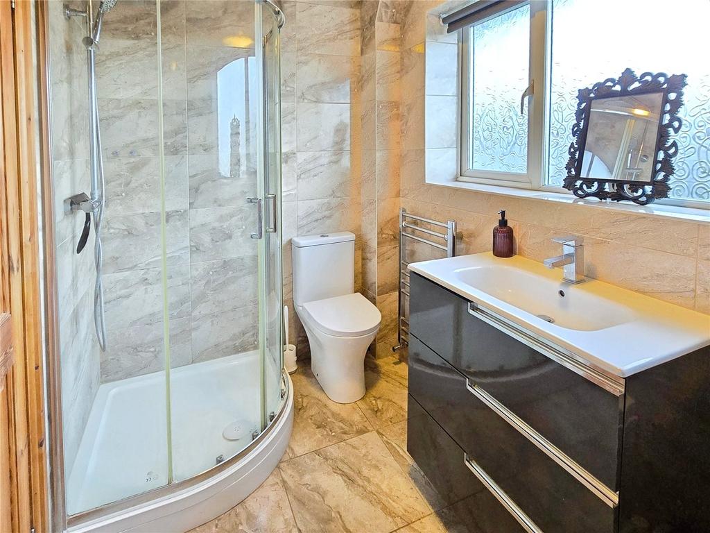 Bath/Shower Room