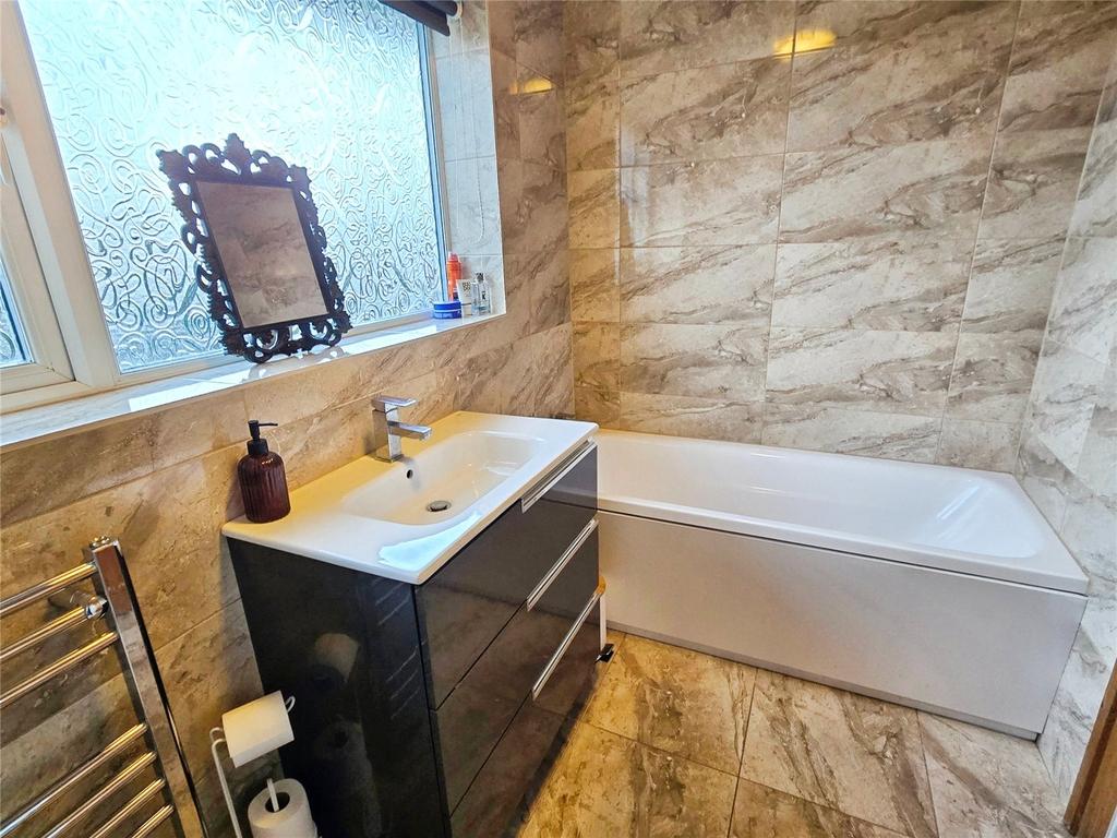 Bath/Shower Room