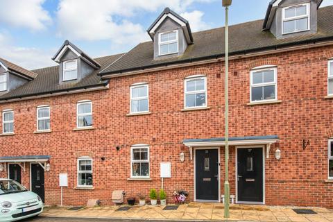 3 bedroom terraced house for sale, Harvest Drive, Petersfield, Hampshire