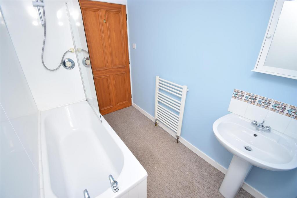 Bathroom (2).jpg