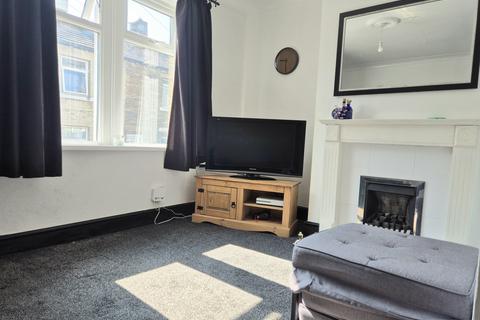 2 bedroom house to rent, Empsall Row, BRIGHOUSE