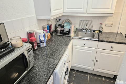2 bedroom house to rent, Empsall Row, BRIGHOUSE