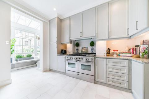 undefined, Wellington Square, London SW3