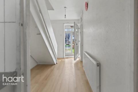 3 bedroom semi-detached house for sale, Langdon Crescent, London