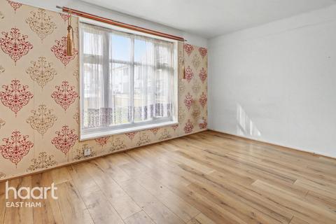Langdon Crescent, London