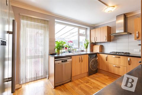 3 bedroom end of terrace house for sale, Frimley Avenue, Hornchurch, RM11