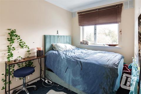 3 bedroom end of terrace house for sale, Frimley Avenue, Hornchurch, RM11