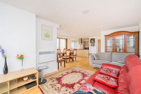 undefined, Newington Causeway, London SE1