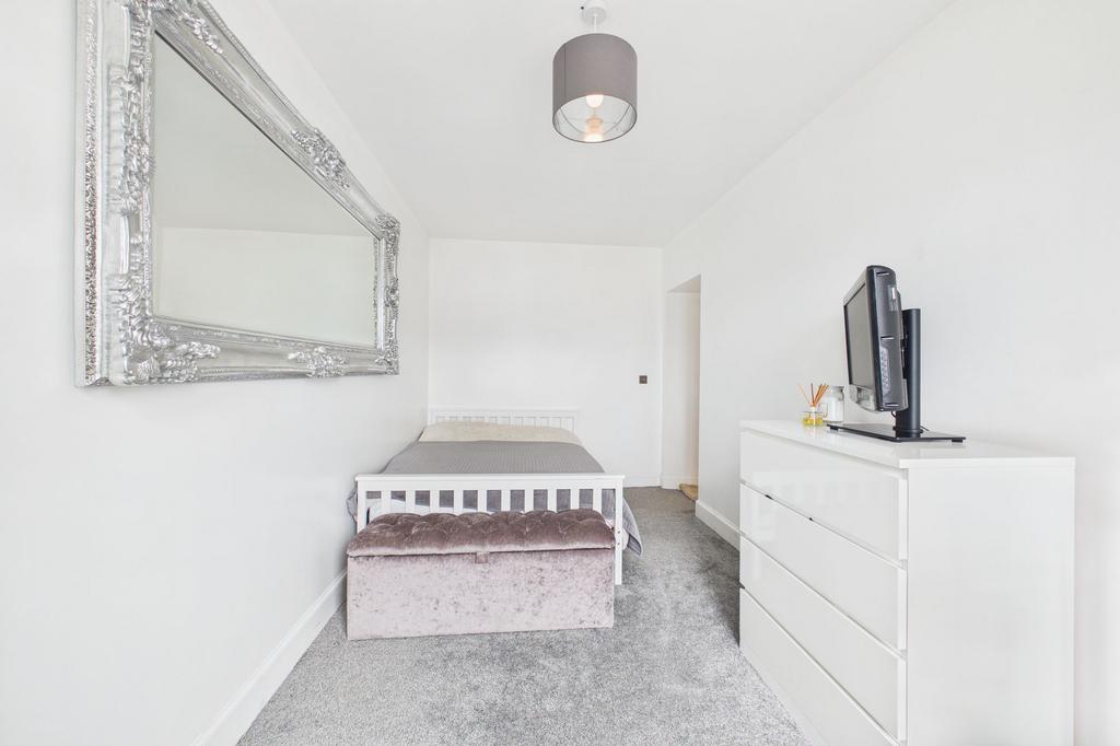 Bedroom 4 Angle 2